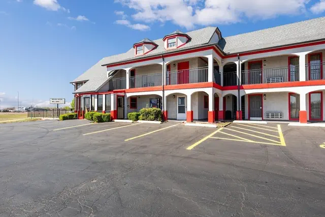 Photo 1 - Super 8 by Wyndham Noman West