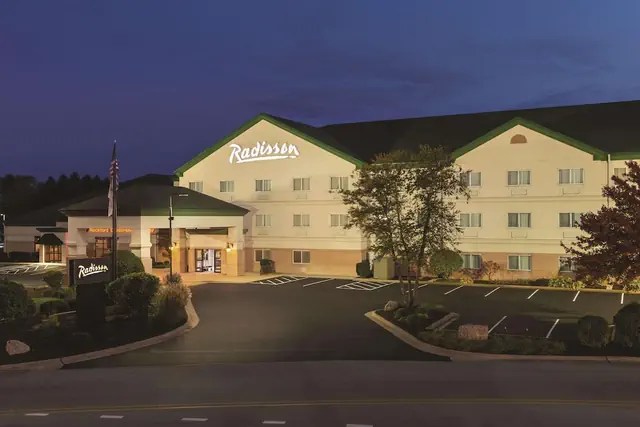 Photo 1 - Radisson Hotel and Conference Center Rockford