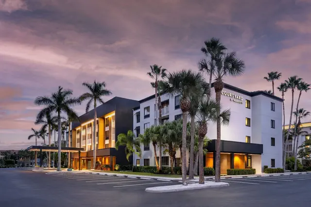 Photo 1 - Courtyard by Marriott - Naples