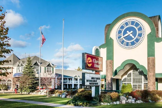 Photo 1 - Clarion Hotel Mackinaw City Beachfront