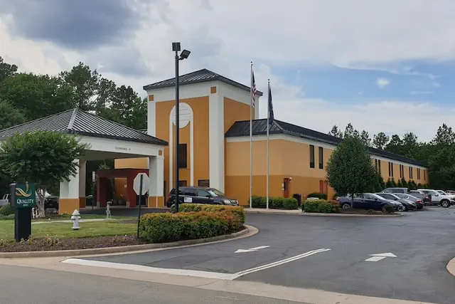 Photo 1 - Quality Inn Richmond Airport