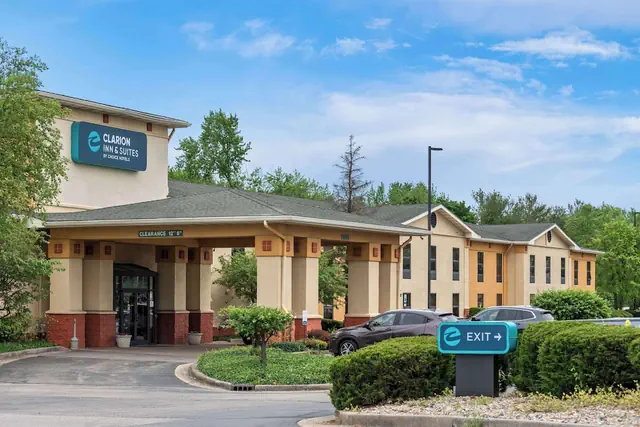 Photo 1 - Clarion Inn & Suites Indianapolis Northwest
