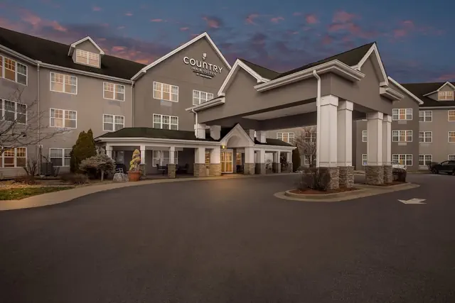Photo 1 - Country Inn & Suites by Radisson, Beckley, WV