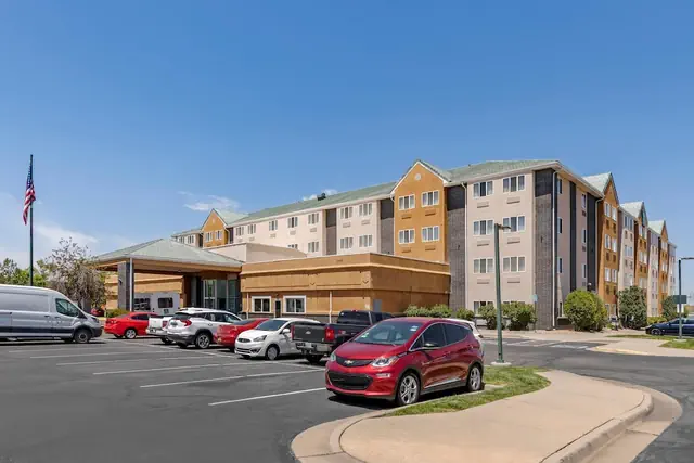 Photo 1 - Quality Inn & Suites Denver Airport - Gateway Park