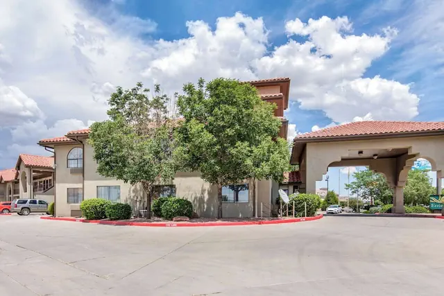 Photo 1 - Quality Inn & Suites Gallup I-40 Exit 20