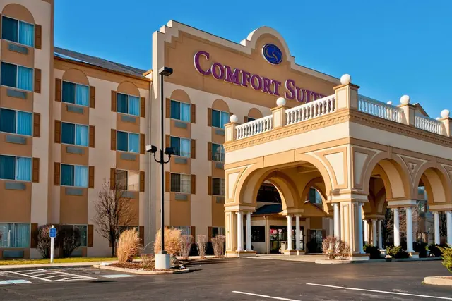 Photo 1 - Comfort Suites University Area Notre Dame - South Bend