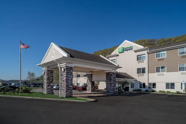 Photo 1 - Holiday Inn Express Charleston-Kanawha City by IHG