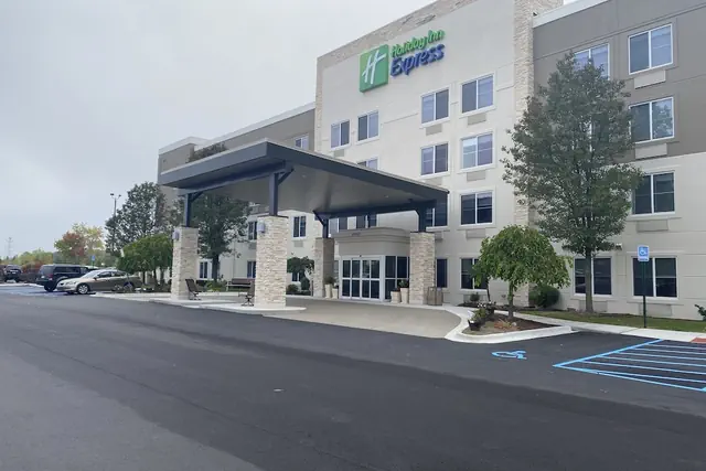 Photo 1 - Holiday Inn Express Wixom by IHG