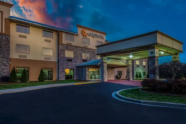Photo 1 - La Quinta Inn & Suites by Wyndham Fairborn Wright-Patterson