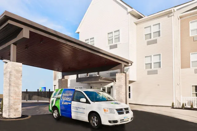 Photo 1 - Holiday Inn Express & Suites Columbus Airport East by IHG