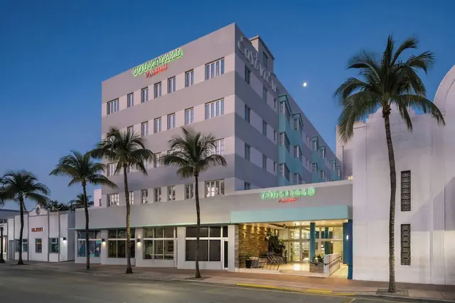 Photo 1 - Courtyard by Marriott Miami Beach-South Beach