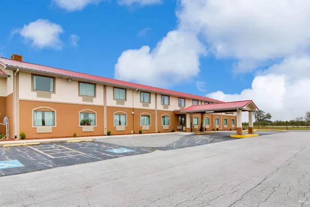 Photo 1 - Red Roof Inn Franklin, KY