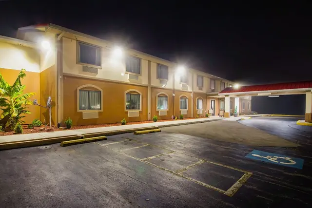 Photo 1 - Red Roof Inn Franklin, KY