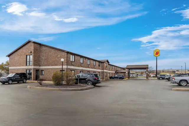 Photo 1 - Super 8 by Wyndham Farmington