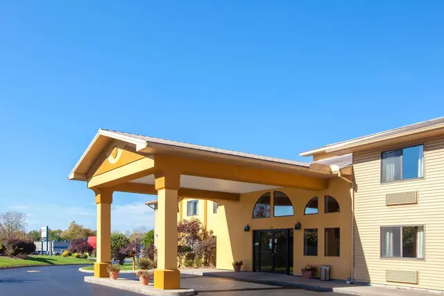 Photo 1 - Super 8 by Wyndham Liverpool/Clay/Syracuse Area