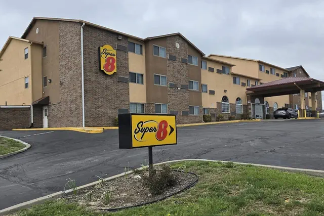 Photo 1 - Super 8 by Wyndham Kansas City