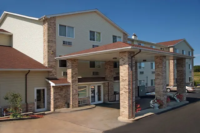 Photo 1 - Red Roof Inn Osage Beach - Lake of the Ozarks