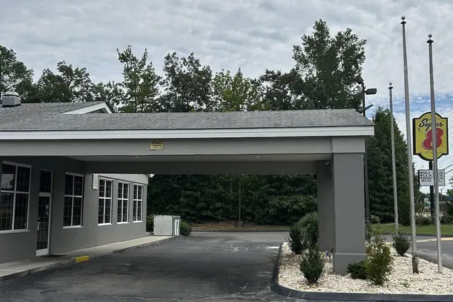 Photo 1 - Super 8 by Wyndham Fayetteville