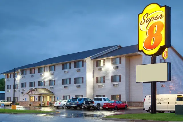 Photo 1 - Super 8 by Wyndham Mason City