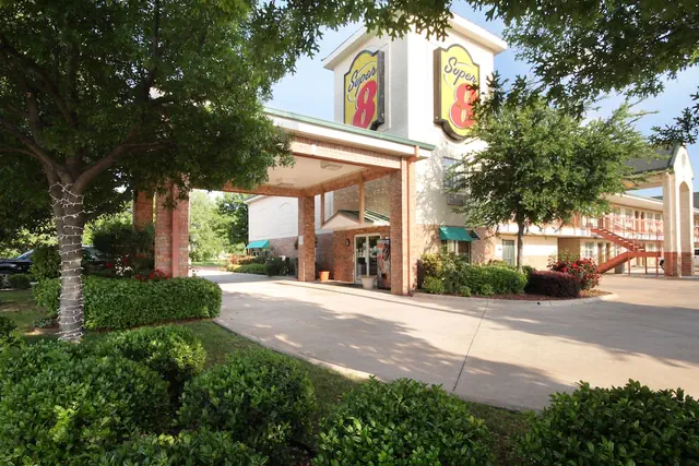 Photo 1 - Super 8 by Wyndham Arlington Near AT&T Stadium