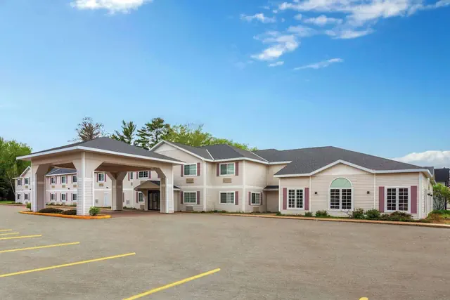 Photo 1 - AmericInn by Wyndham Eagle River Downtown