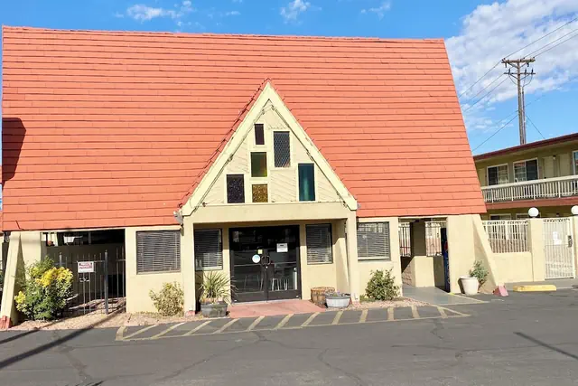 Photo 1 - Super 8 by Wyndham Albuquerque Downtown