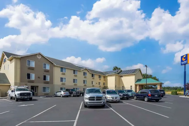 Photo 1 - Comfort Inn & Suites Redwood Country