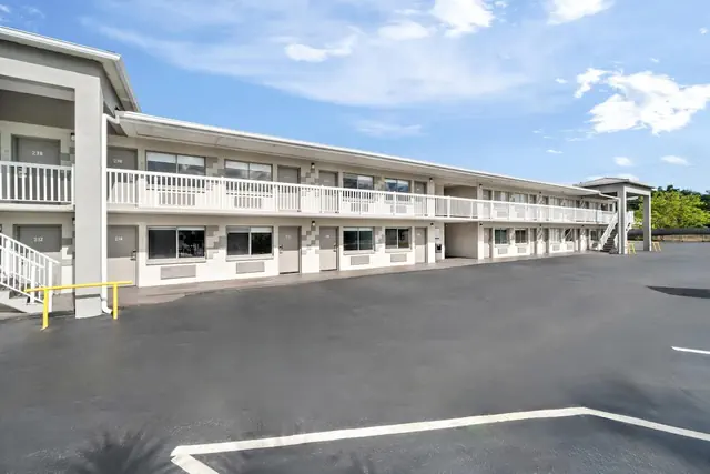 Photo 1 - Rodeway Inn Lake Wales - Winter Haven