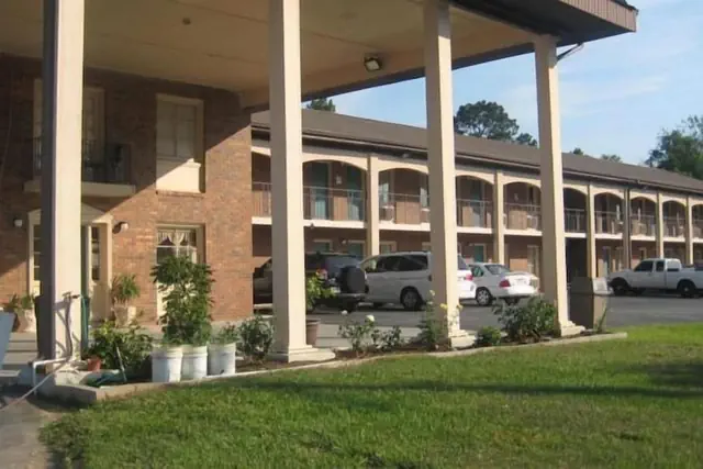 Photo 1 - Scottish Inn & Suites