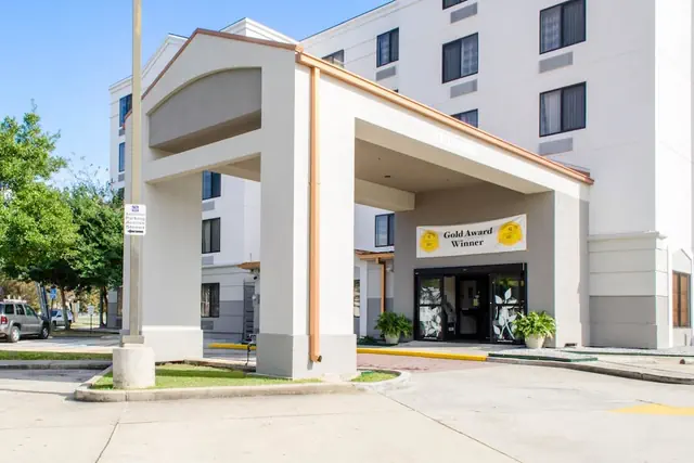 Photo 1 - Sleep Inn & Suites Metairie - New Orleans West
