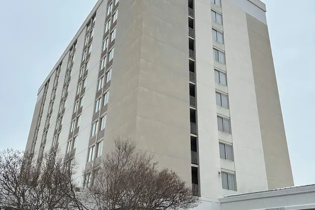 Photo 1 - Hotel Pentagon South