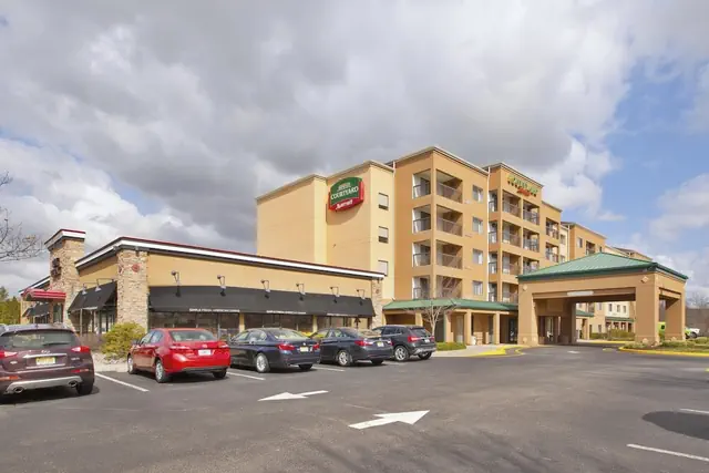 Photo 1 - Courtyard Somerset by Marriott