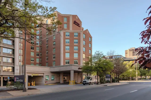 Photo 1 - Hampton Inn & Suites Arlington Crystal City DCA