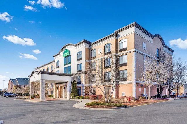 Photo 1 - Wingate by Wyndham Chicago Schaumburg