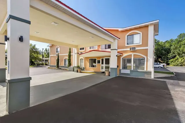 Photo 1 - Econo Lodge St. George