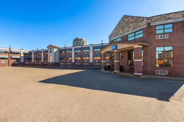 Photo 1 - Baymont by Wyndham Downtown Detroit