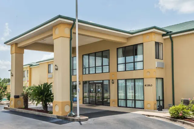 Photo 1 - Days Inn by Wyndham Montgomery