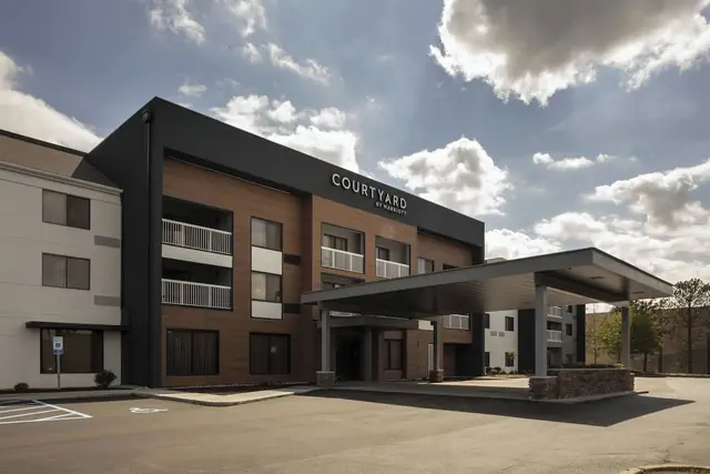 Photo 1 - Courtyard by Marriott Indianapolis Northwest
