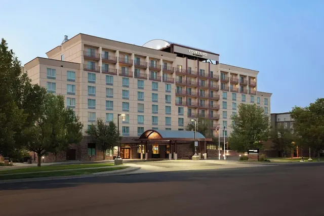 Photo 1 - Courtyard by Marriott Denver Airport