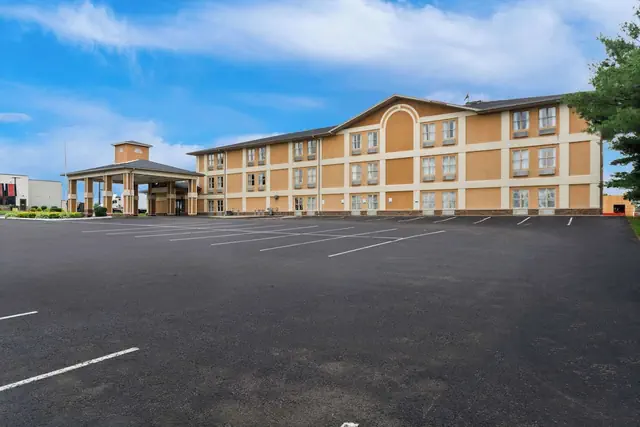 Photo 1 - Quality Inn Dry Ridge