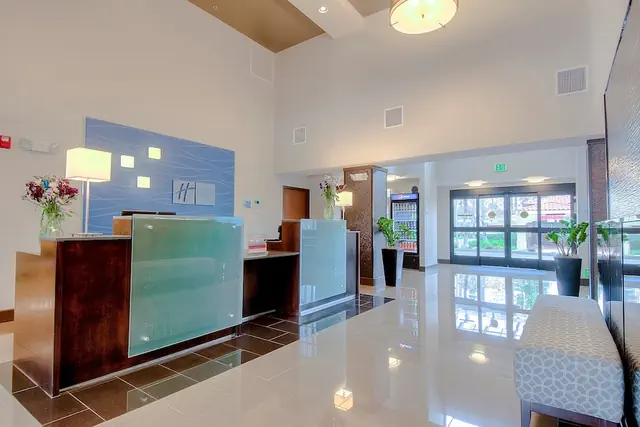 Photo 1 - Holiday Inn Express & Suites Carlsbad Beach by IHG