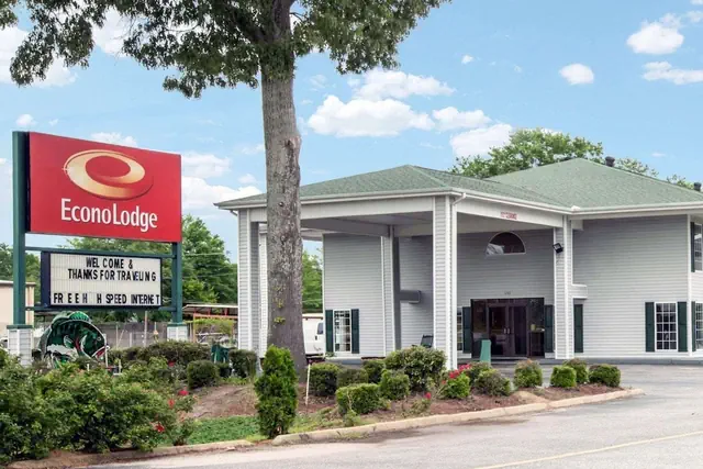 Photo 1 - Econo Lodge Eufaula South
