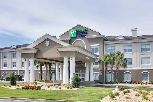 Photo 1 - Holiday Inn Express & Suites Dublin by IHG