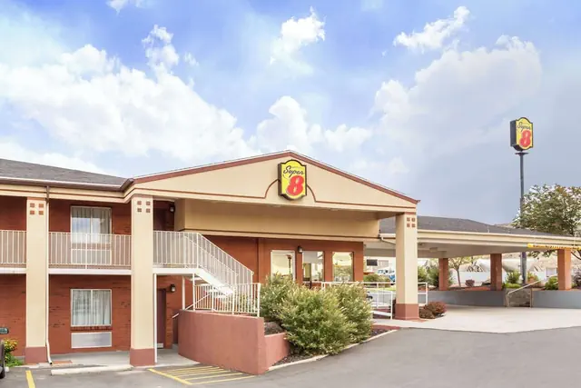 Photo 1 - Super 8 by Wyndham Salina/Scenic Hills Area