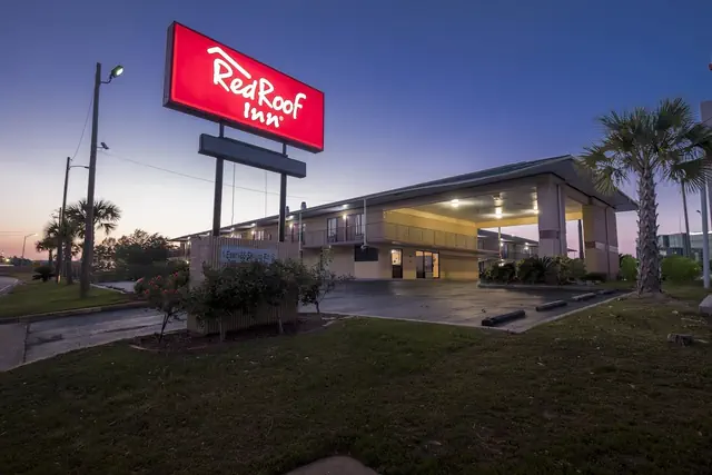 Photo 1 - Red Roof Inn Mobile - Midtown