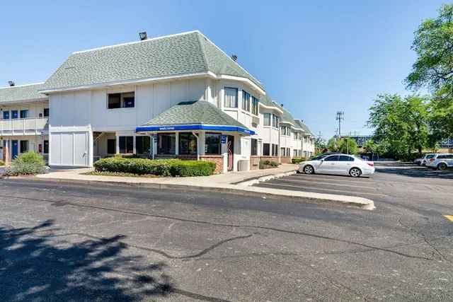 Photo 1 - Motel 6 Schiller Park, IL - Chicago O'Hare