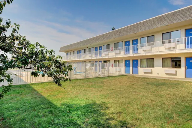 Photo 1 - Motel 6 Wichita, KS
