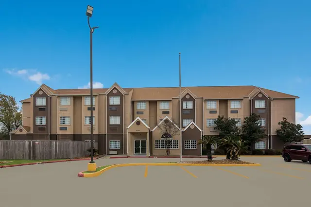 Photo 1 - Americas Best Value Inn & Suites Lake Charles at I-210 Exit 5