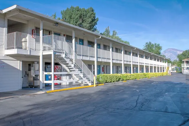 Photo 1 - Motel 6 Bishop, CA