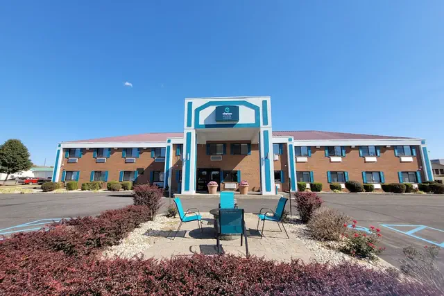 Photo 1 - Clarion Pointe Harrodsburg-Danville